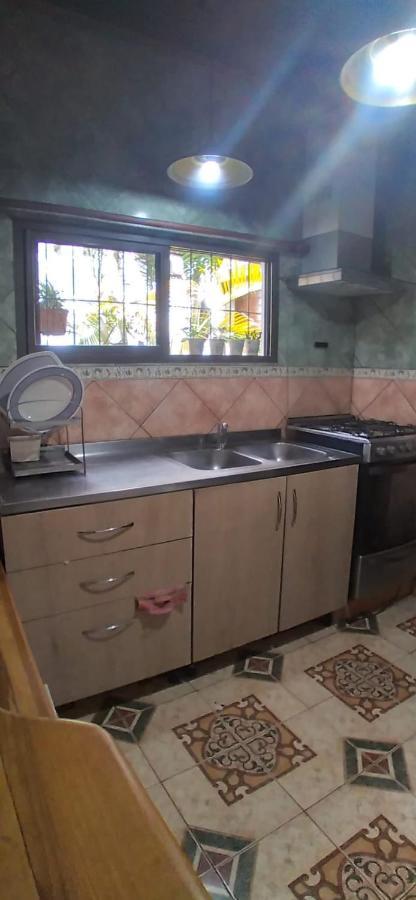 Вилла Vivi Iguazu Casa Familiar Пуэрто-Игуасу Экстерьер фото
